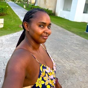 Meet your Posher, Ayesha